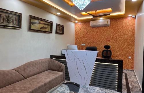 Jagatpura Hotel | Hotel Punit Palace