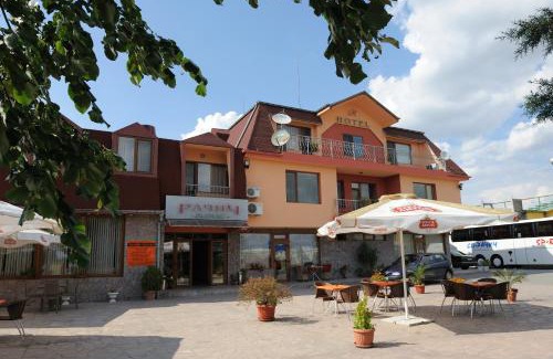 Voyvodinovo Hotel | Hotel Racic Self-Check In