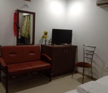 Halol Hotel | Hotel Rajdhani