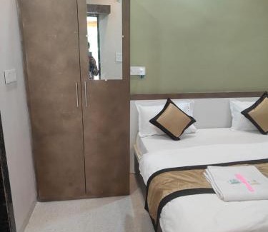 Rau Hotel | HoTEL RED BA SUHAG