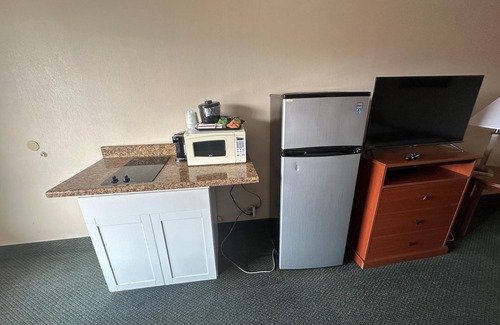 Covington Hotel | Hotel Red Rose by Townhouse Covington I-64