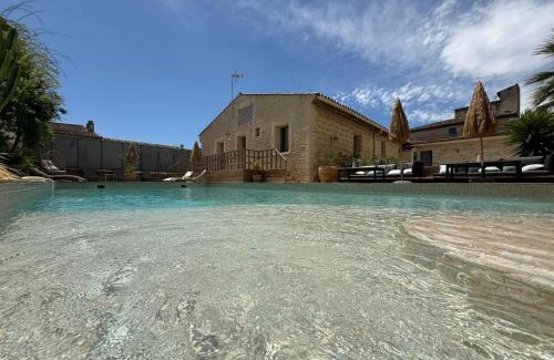 Gallargues-le-Montueux Hotel | Hotel Restaurant O'Banel