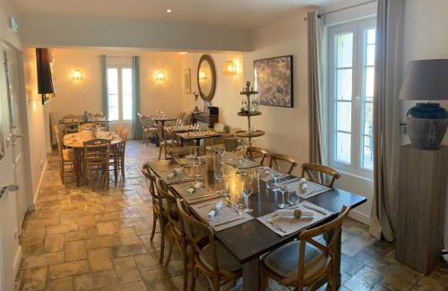 Gallargues-le-Montueux Hotel | Hotel Restaurant O'Banel