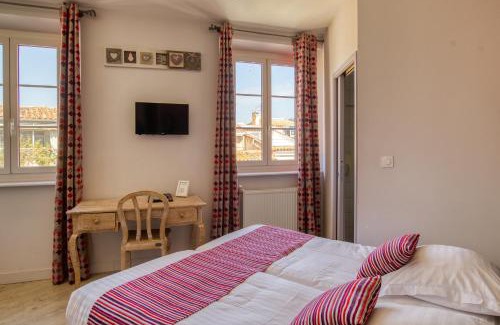 Sanary-sur-Mer Hotel | Hotel Restaurant de la Tour