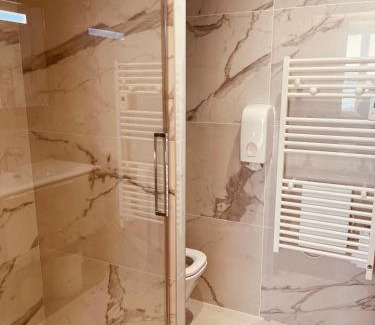 Sanary-sur-Mer Hotel | Hotel Restaurant de la Tour