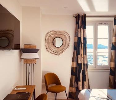 Sanary-sur-Mer Hotel | Hotel Restaurant de la Tour