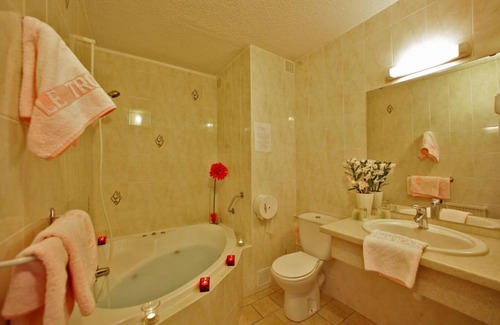 Douville Hotel | Hotel Restaurant Logis Le Tropicana