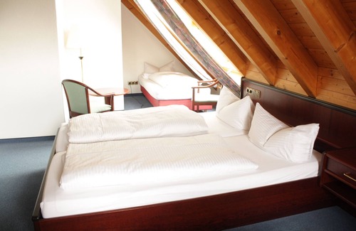 Waggershausen Hotel | Hotel Restaurant Waldhorn