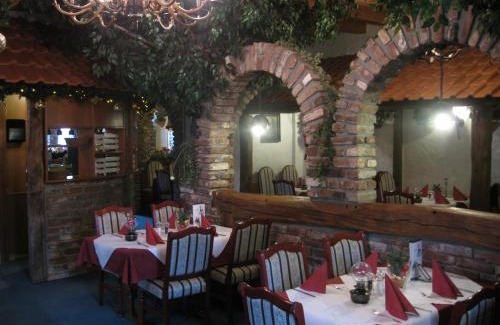 Wassenberg Hotel | Hotel Restaurant "Waldschänke"