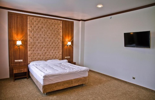 Yalutorovsk Hotel | Hotel Retro