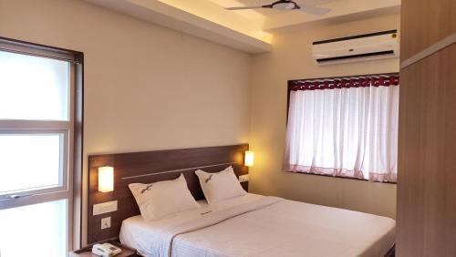 Tiruchirappalli Hotel | Hotel Rhythm Grand Suite