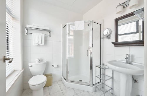 Downtown Victoria Hotel | Hotel Rialto