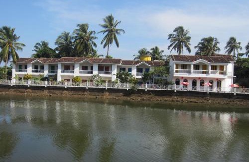 Baga Bed & Breakfast | Hotel Riverside