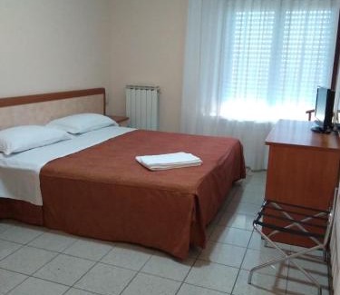 Correggio Hotel | Hotel Rose&Crown