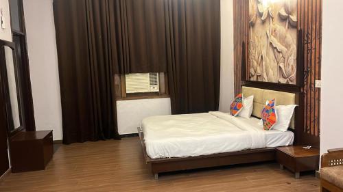 Kalkaji House | Hotel Rose Villa