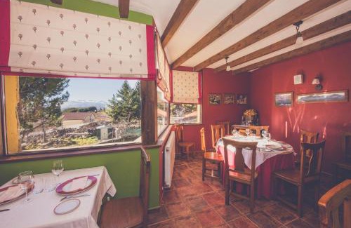Navarredonda de Gredos Hotel | Hotel Rural La Dehesilla