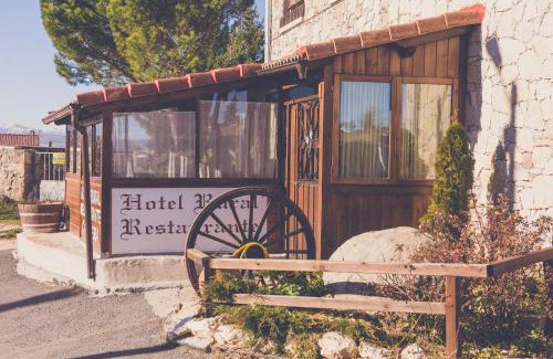 Navarredonda de Gredos Hotel | Hotel Rural La Dehesilla