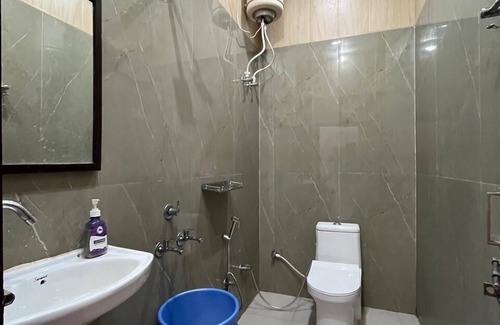Misrikh Hotel | Hotel S.K Atithi Bhawan
