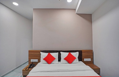 Surat Hotel | Hotel Santeria Inn