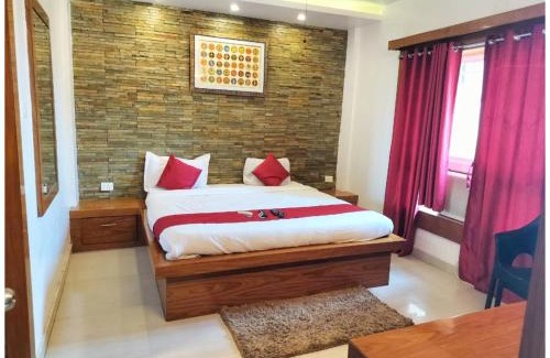 Dalhousie Hotel | Hotel Santosh Classic Residency হোটেল সন্তোষ ক্লাসিক রেসিডেন্সি Puri - Lift, Parking, Swimming Pool & Spacious AC Rooms