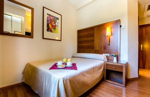 Genil Hotel | Hotel Saylu