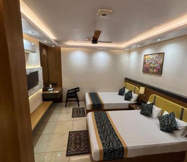 Gaya Hotel | Hotel Shakuntla Palace - 400 Meters away from Vishnu Pad Temple 7 mins walk