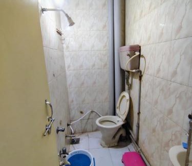 Dwarka Hotel | hotel shiv