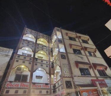 Dwarka Hotel | hotel shiv