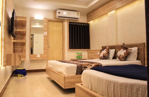 Somnath Hotel | Hotel Shri Radhe