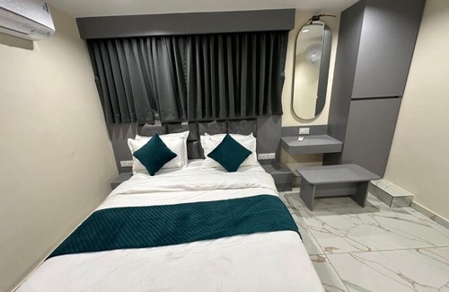 Savli Hotel | Hotel Shyam Paradise