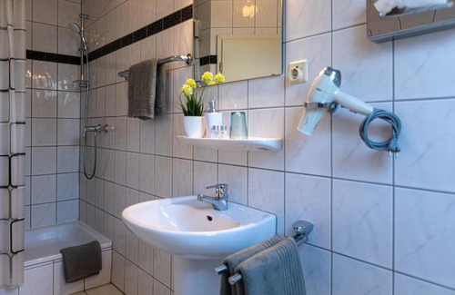 Dormagen Hotel | Hotel St. Peter