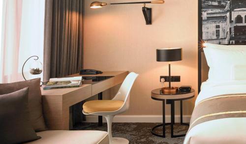 Kuala Lumpur City Centre Hotel | Hotel Stripes Kuala Lumpur, Autograph Collection