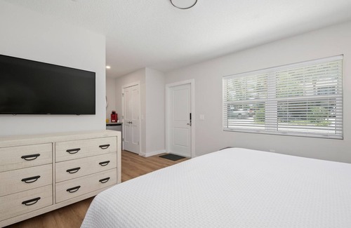 Nokomis Hotel | Hotel Studio (Ground Level) - Unit A