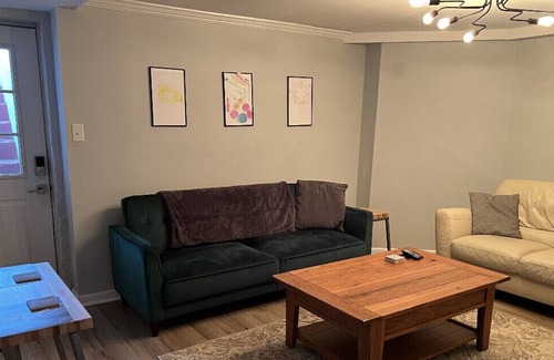 Rivermont Apartment | Hotel Style Guest Suite (w/50 in TV, & High Speedinternet wifi 600 MBPs)