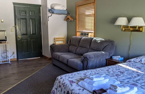 Almont Cabin | Hotel Style Lodge Room w/Kitchenette