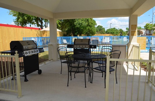 North San Antonio - SAT Apartment | Hotel Suites with great guest amenities near San Antonio International Airport.