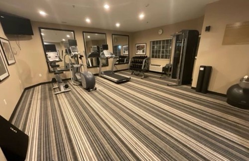 North San Antonio - SAT Apartment | Hotel Suites with great guest amenities near San Antonio International Airport.