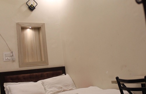 Kanpur Hotel | Hotel Sunny