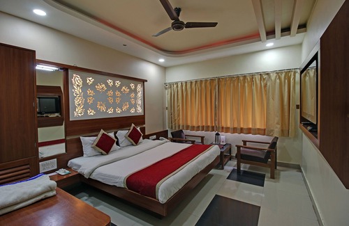 Mount Abu Hotel | Hotel Sunset Inn Mount Abu with Swimming Pool