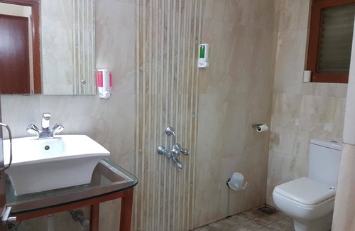 Mount Abu Hotel | Hotel Sunset Inn Mount Abu with Swimming Pool