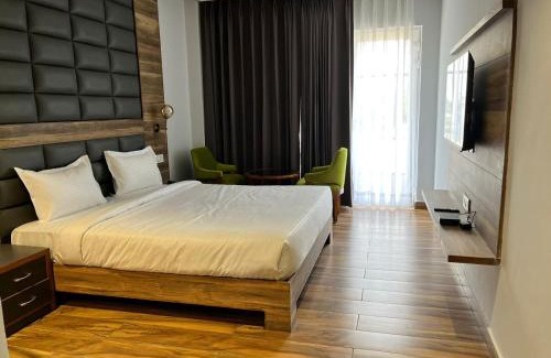 Kharar Hotel | Hotel Tamarind Tree