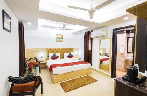 Karol Bagh Hotel | Hotel The Gold Inn - Walking Distance From Gaffar Market Karol Bagh Delhi