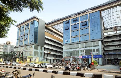 Surat Hotel | HOTEL THE PARKER INN By KBNT GROUP