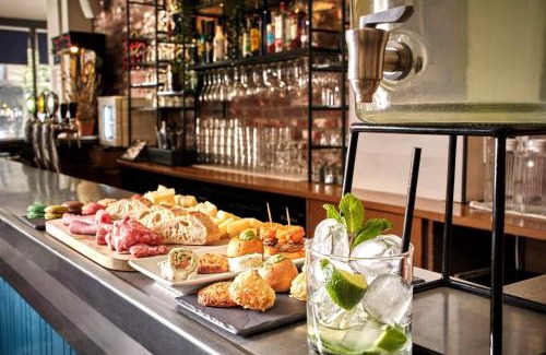 Clignancourt Hotel | Hotel The Playce by Happyculture