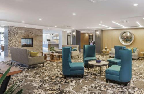 Newtonville Hotel | Hotel Trilogy Albany Airport, Tapestry Collection by Hilton