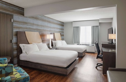 Newtonville Hotel | Hotel Trilogy Albany Airport, Tapestry Collection by Hilton
