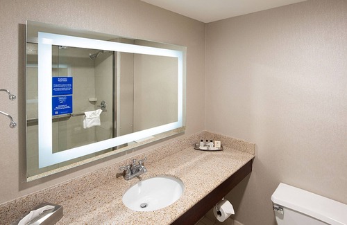 Newtonville Hotel | Hotel Trilogy Albany Airport, Tapestry Collection by Hilton