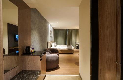 Hyderabad Hotel | Hotel Tulips Grand