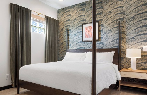 Gulfport Hotel | Hotel Vela