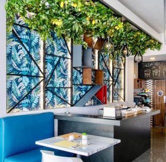 Zona Minerva Hotel | Hotel Velvet Plaza